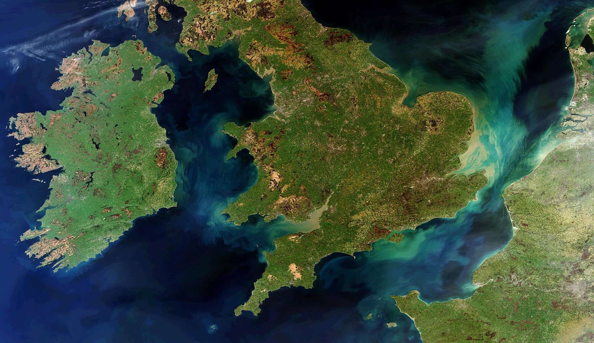 Background image - A Rare Cloud Free View Of Ireland Great Britain And Northern France (1) (1)