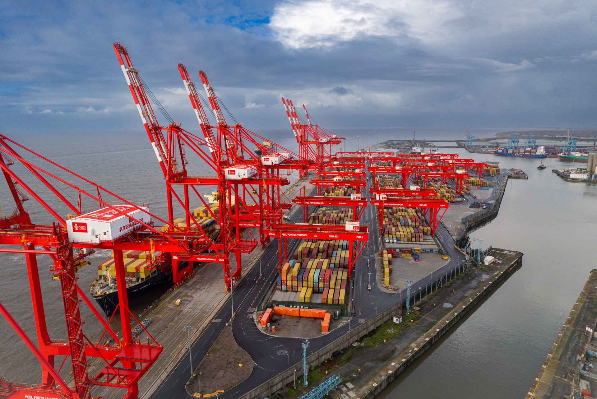 Background image - Peel Ports Lliverpool 1343