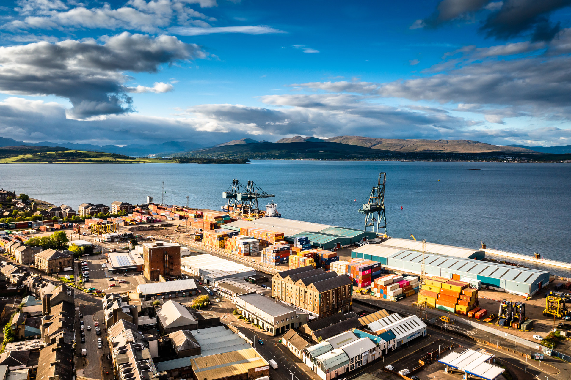 Background image - Glasgow 105